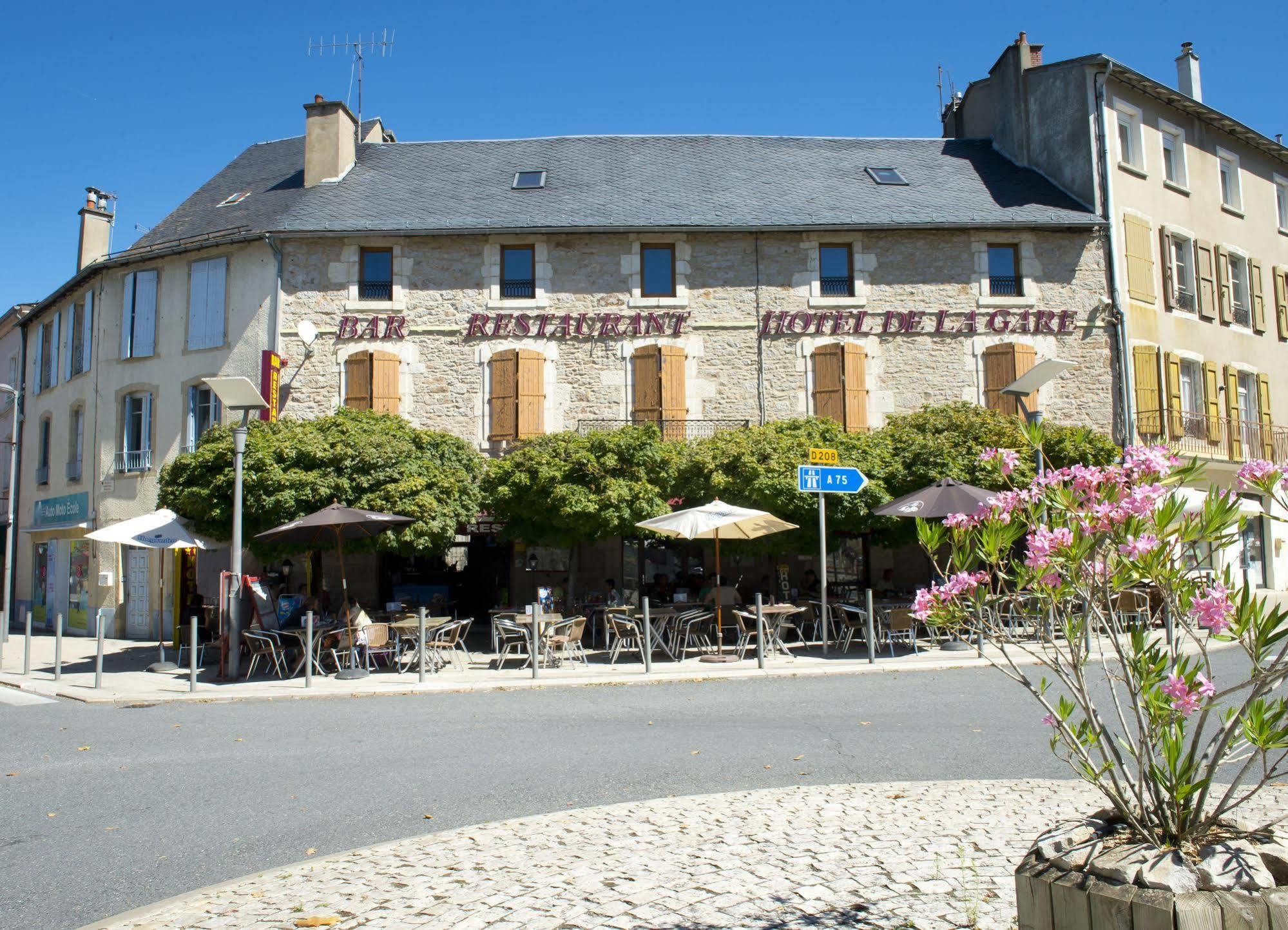 Hotel De La Gare Sévérac-le-Château Buitenkant foto