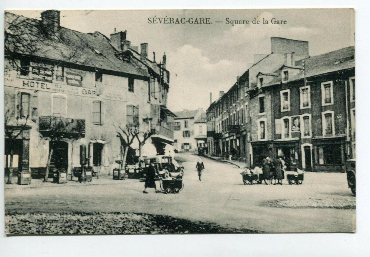 Hotel De La Gare Sévérac-le-Château Buitenkant foto